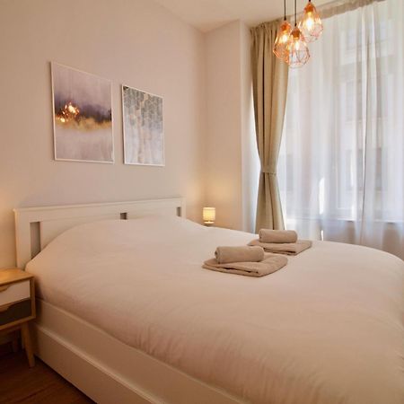 Heart Of Grand Place - Stunning 3Br Triplex Brüsszel Kültér fotó