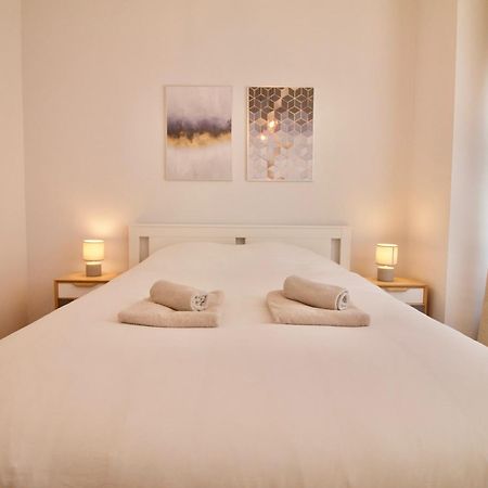 Heart Of Grand Place - Stunning 3Br Triplex Brüsszel Kültér fotó